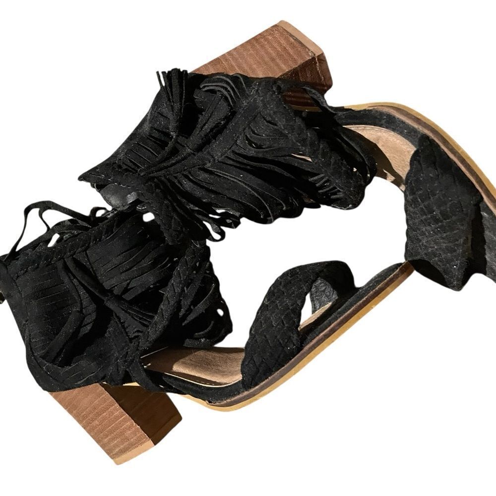 Fashion Beast size 8 black   Fringe Women's Sandals like new see pics